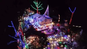 Sussin Family Christmas Lightshow courtesy Tacky Light Tour