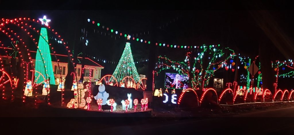 Allison Alerine and Randy Butler's Mission Holiday Lights in Hackettstown, New Jersey
