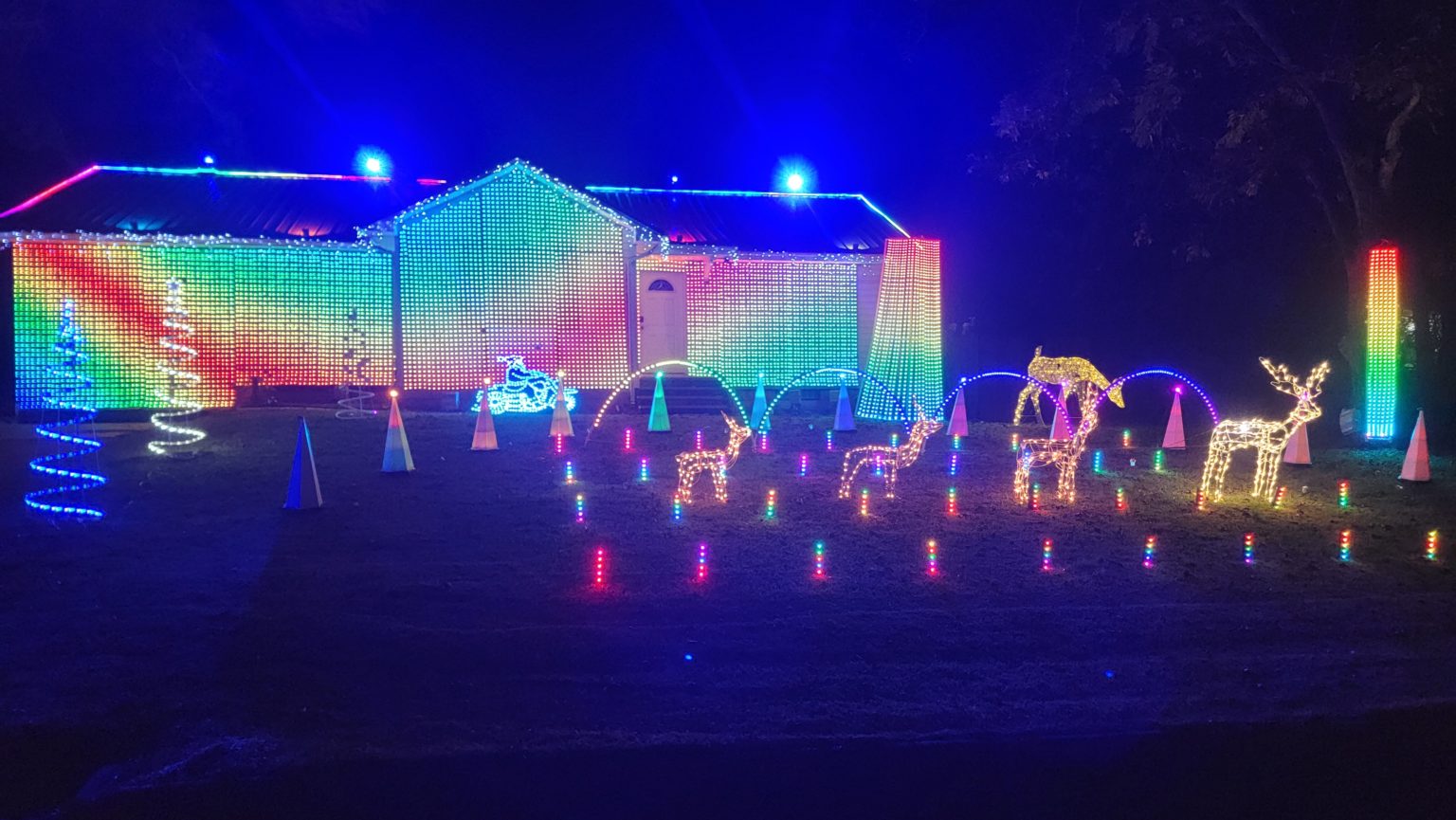 Small Christmas Lights Attract Huge Crowds Circlewood Lights in